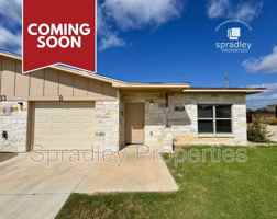 featured image of 1011 Laurel Dr Unit B