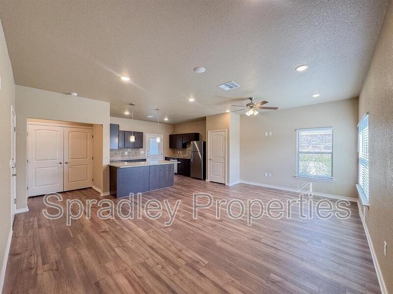 1011 Laurel Dr Unit B - Photo 2 of 15