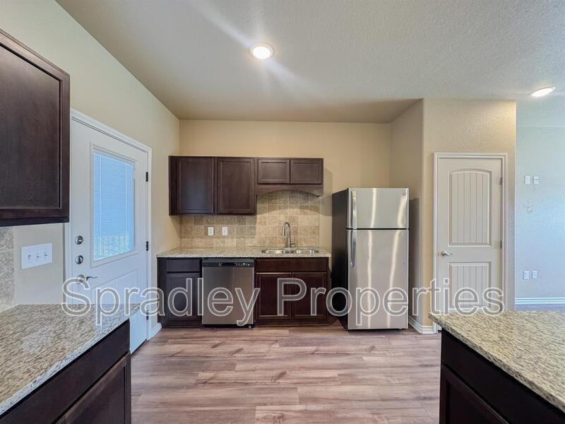 1011 Laurel Dr Unit B - Photo 7 of 15