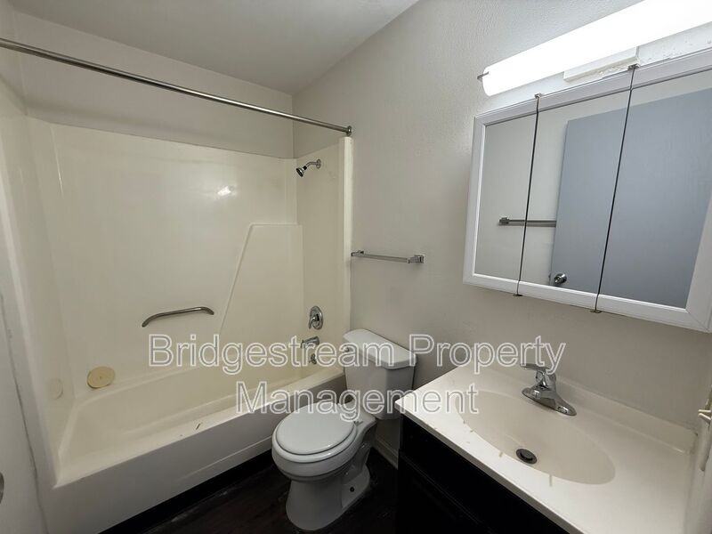 1299 Sanlor Ave - Photo 6 of 16