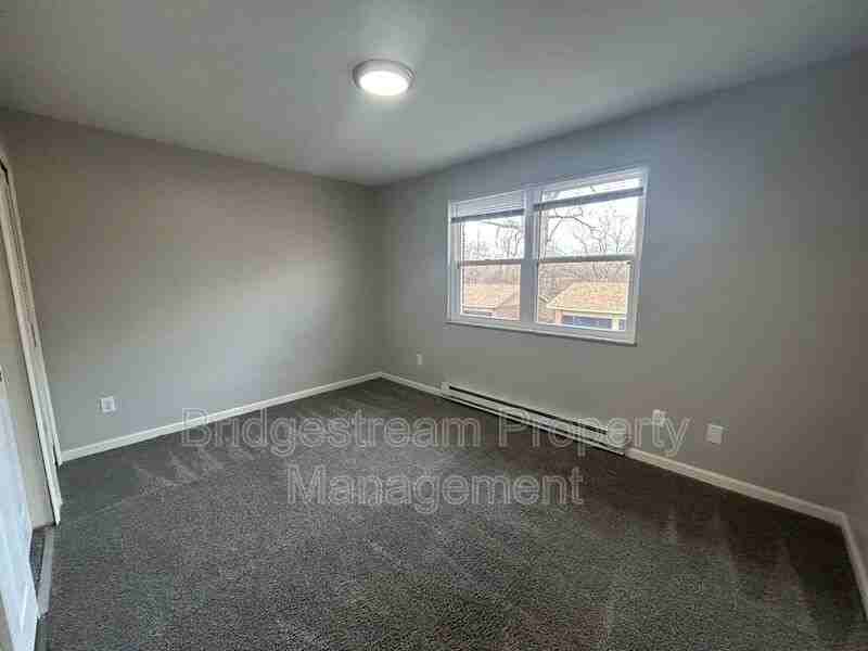 481 N Broadway St #7 - Photo 6 of 6