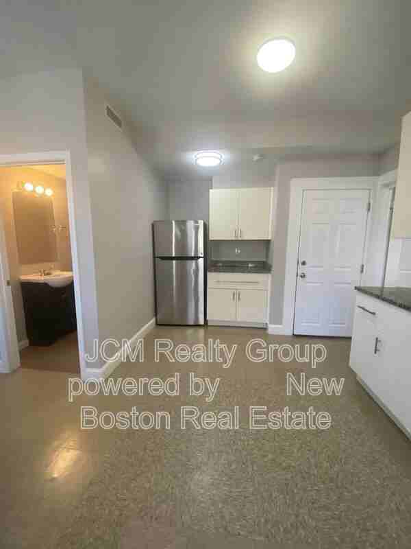 42 Waverly St - Photo 7 of 35