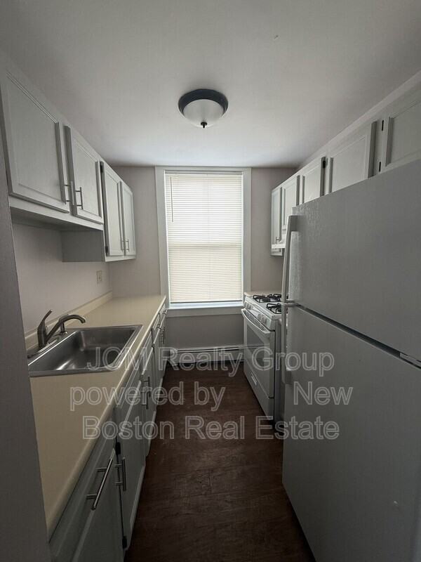 40 Winthrop St #3 - Photo 2 of 13