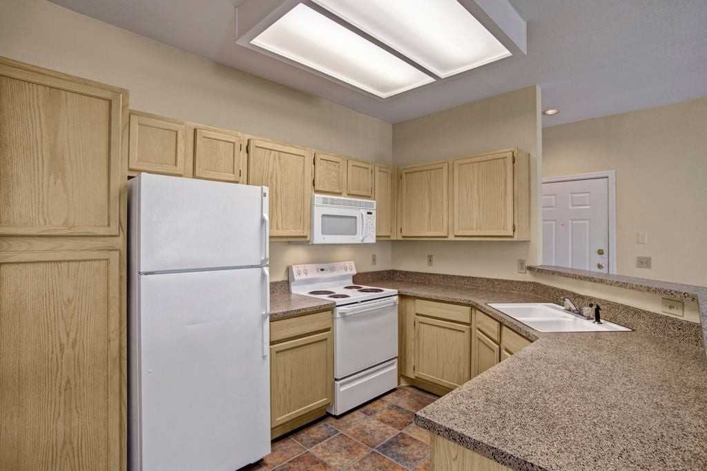 Lincoln Villas on Memorial - Photo 3 of 24