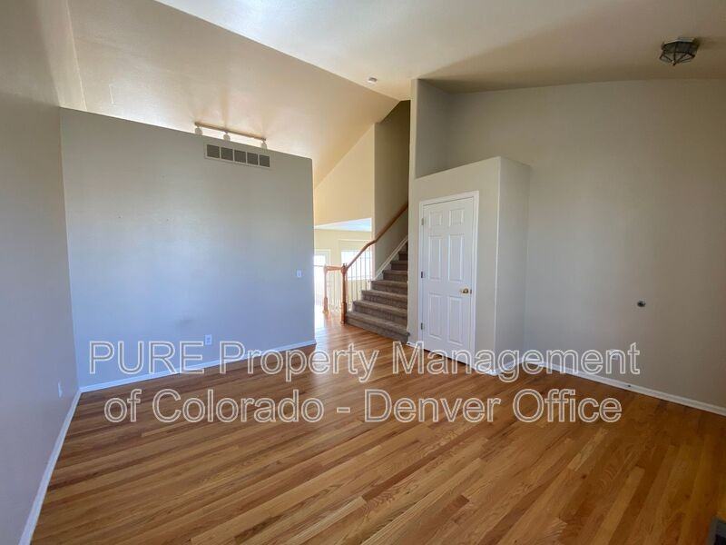 1276 Mulberry Ln - Photo 4 of 25