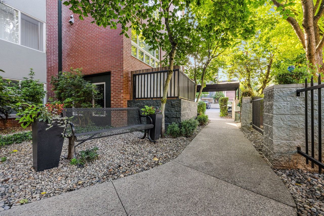 Kearney Court Apartments - Photo 4 of 6