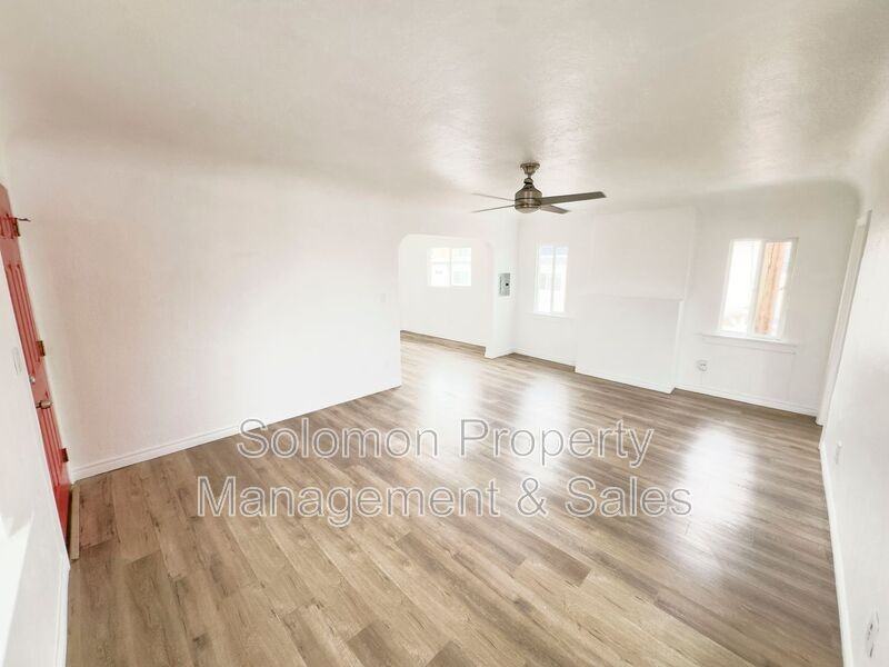 3327 1/2 Polk Ave - Photo 2 of 23