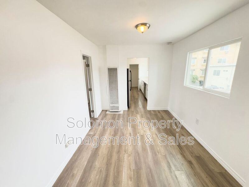 3327 1/2 Polk Ave - Photo 6 of 23