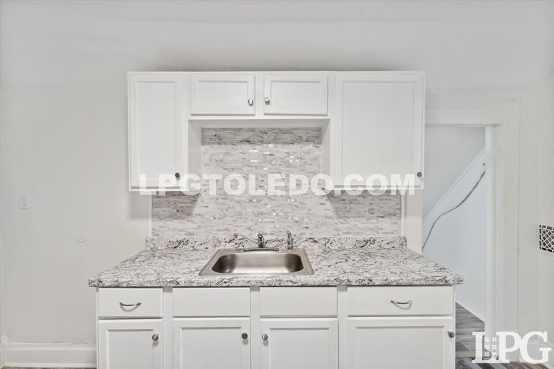 4039 Vermaas Ave - Photo 2 of 14