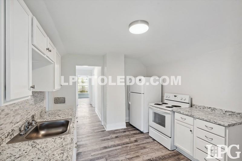 4039 Vermaas Ave - Photo 3 of 14