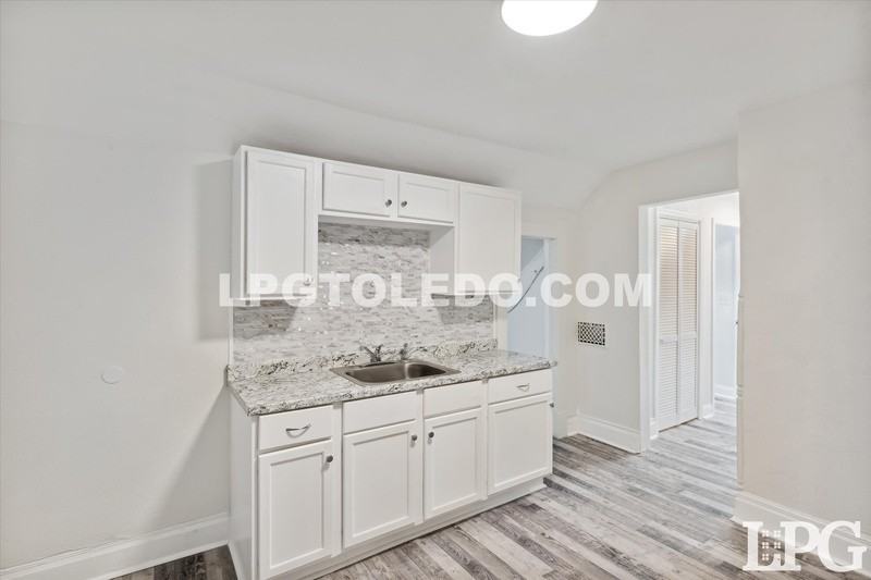 4039 Vermaas Ave - Photo 6 of 14