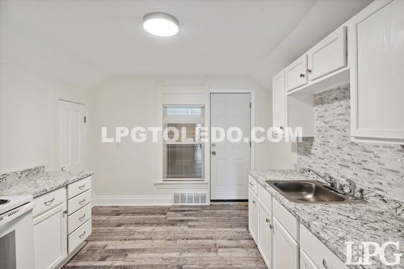 4039 Vermaas Ave - Photo 7 of 14