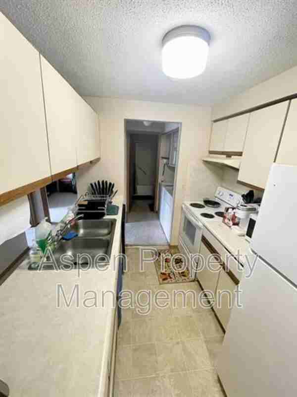 806 Benton Dr #22 - Photo 4 of 8