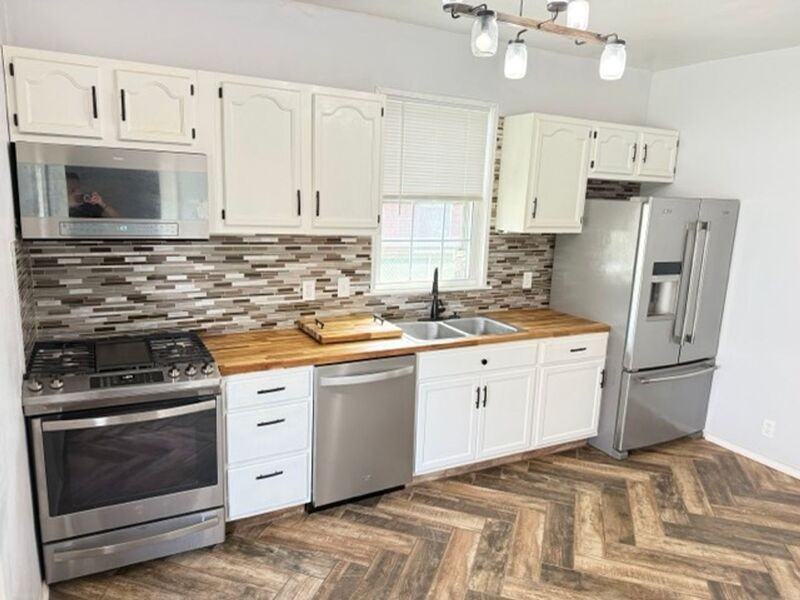 3304 Daytona Ave - Photo 5 of 15