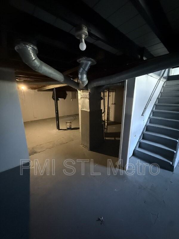 323 Shepley Dr - Photo 7 of 8