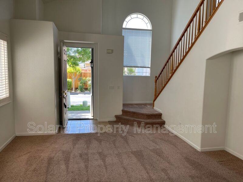 722 Trout Ct - Photo 4 of 36