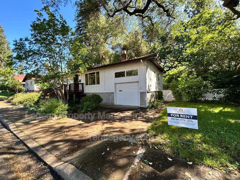 209 Willow Ave - Photo 2 of 20