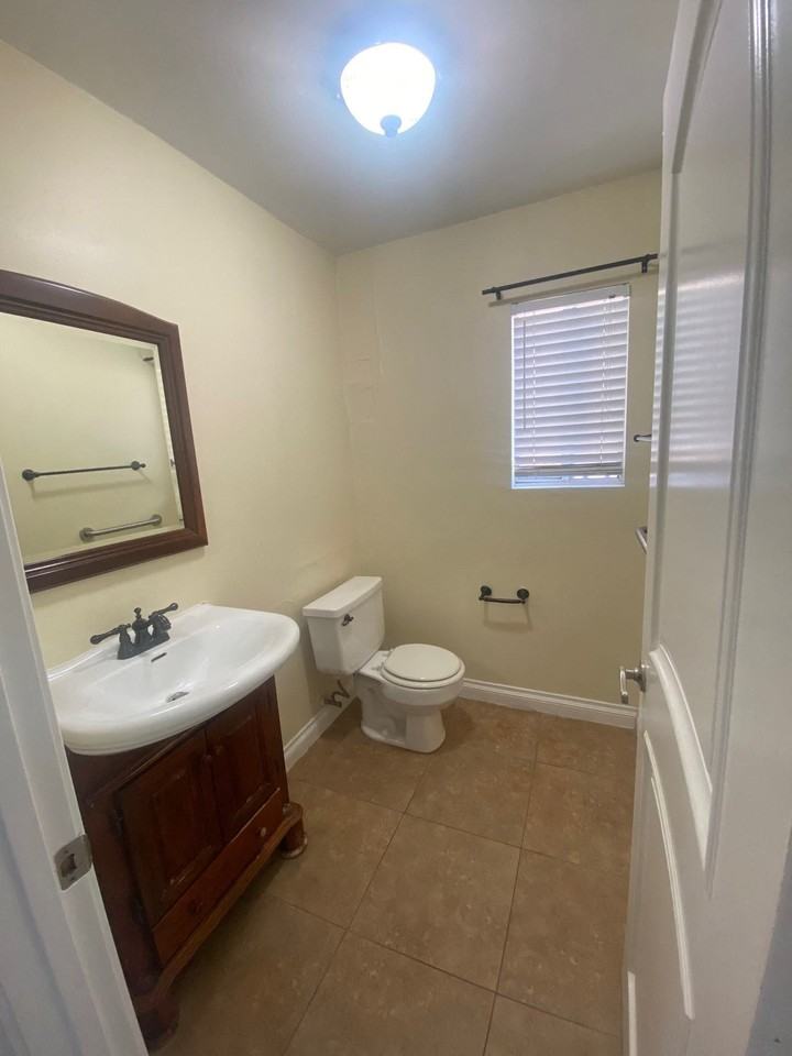 25893 Joanne Dr - Photo 5 of 12
