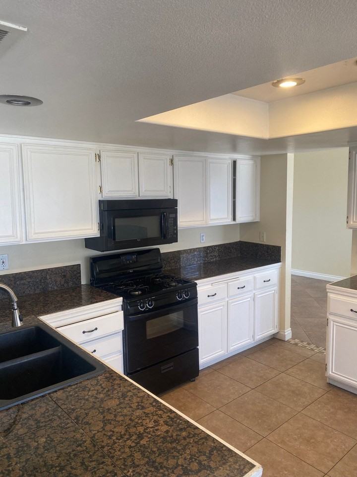 25893 Joanne Dr - Photo 6 of 12