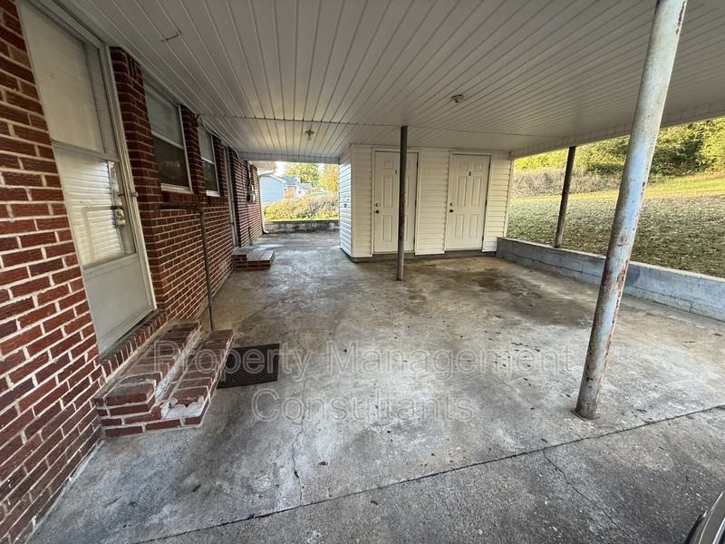 1002 Royal Avenue Florence Al - Photo 3 of 11