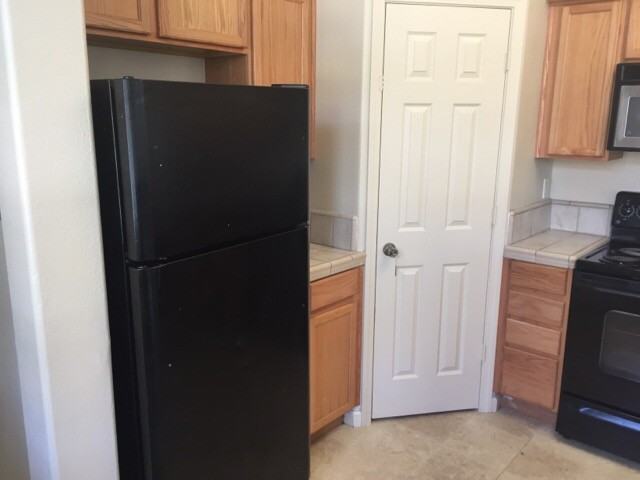 664 Gardenia Pl - Photo 2 of 5