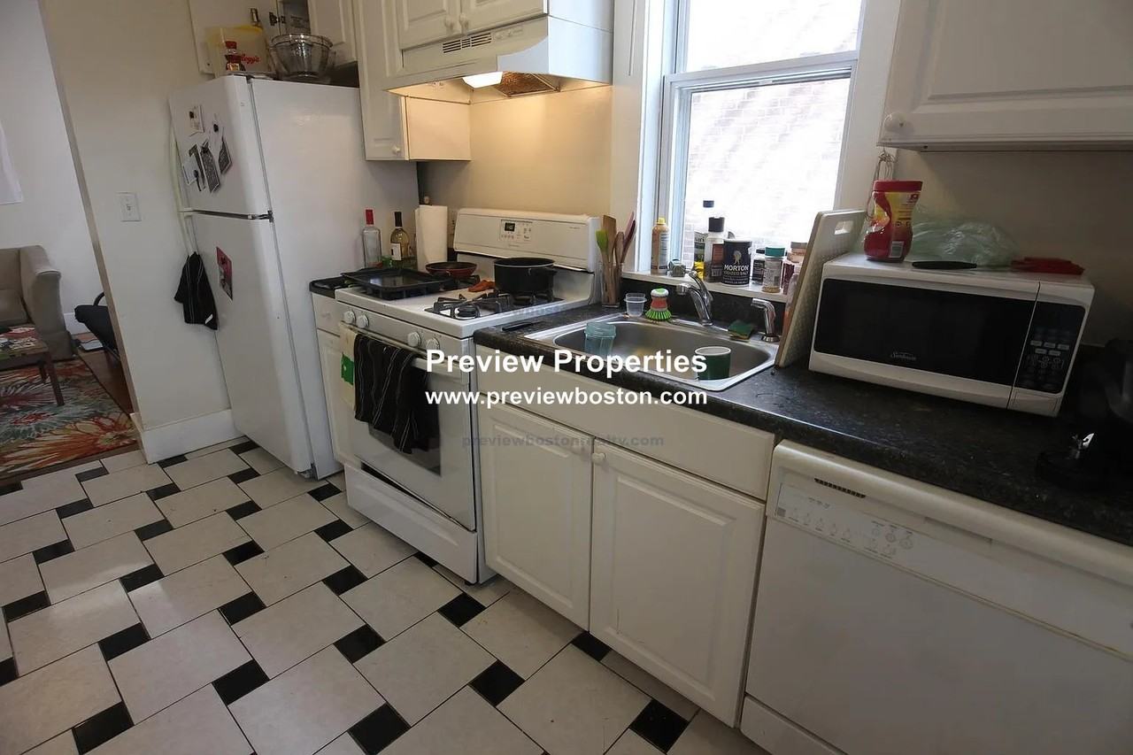 Chester St #4 - Photo 3 of 10