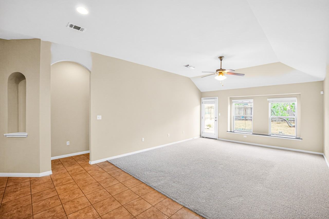 15102 Walcott Dr - Photo 3 of 14