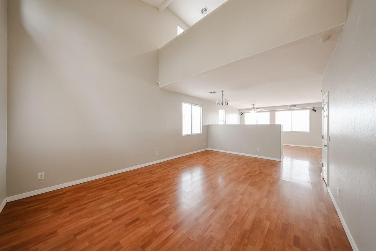 14605 W Verde Ln - Photo 5 of 50