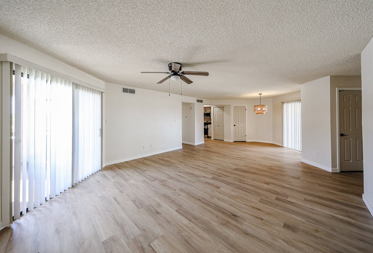 9151 W Greenway Rd #205 - Photo 2 of 28