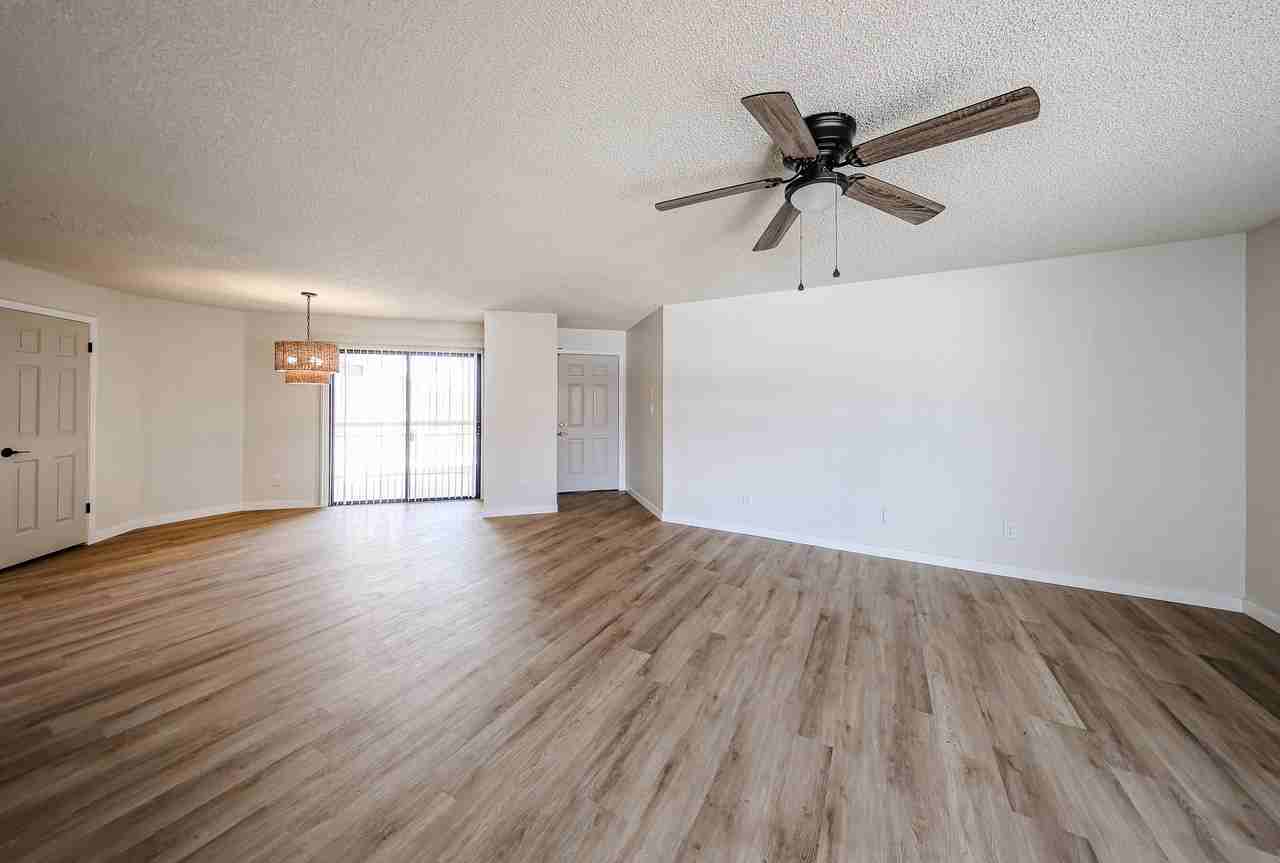 9151 W Greenway Rd #205 - Photo 3 of 28