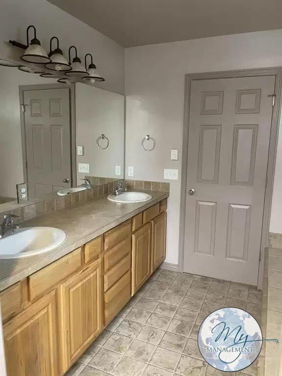 1197 Caswell Ave W - Photo 6 of 16