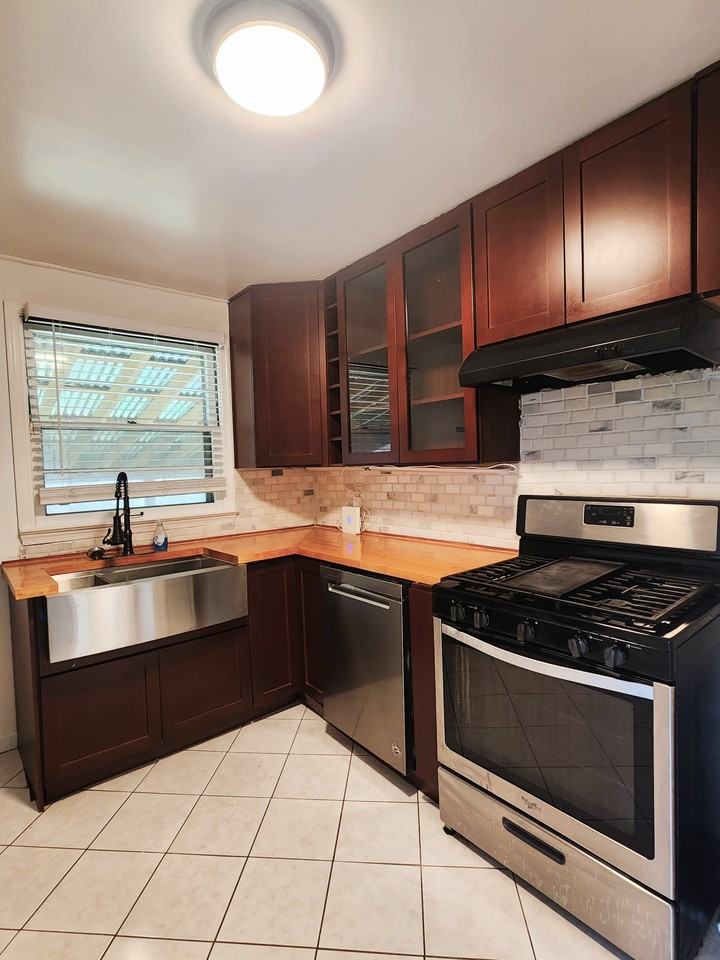 3207 Bryant Ave - Photo 2 of 20