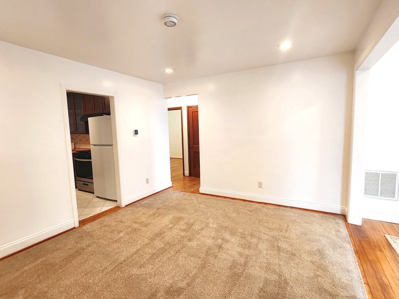 3207 Bryant Ave - Photo 5 of 20