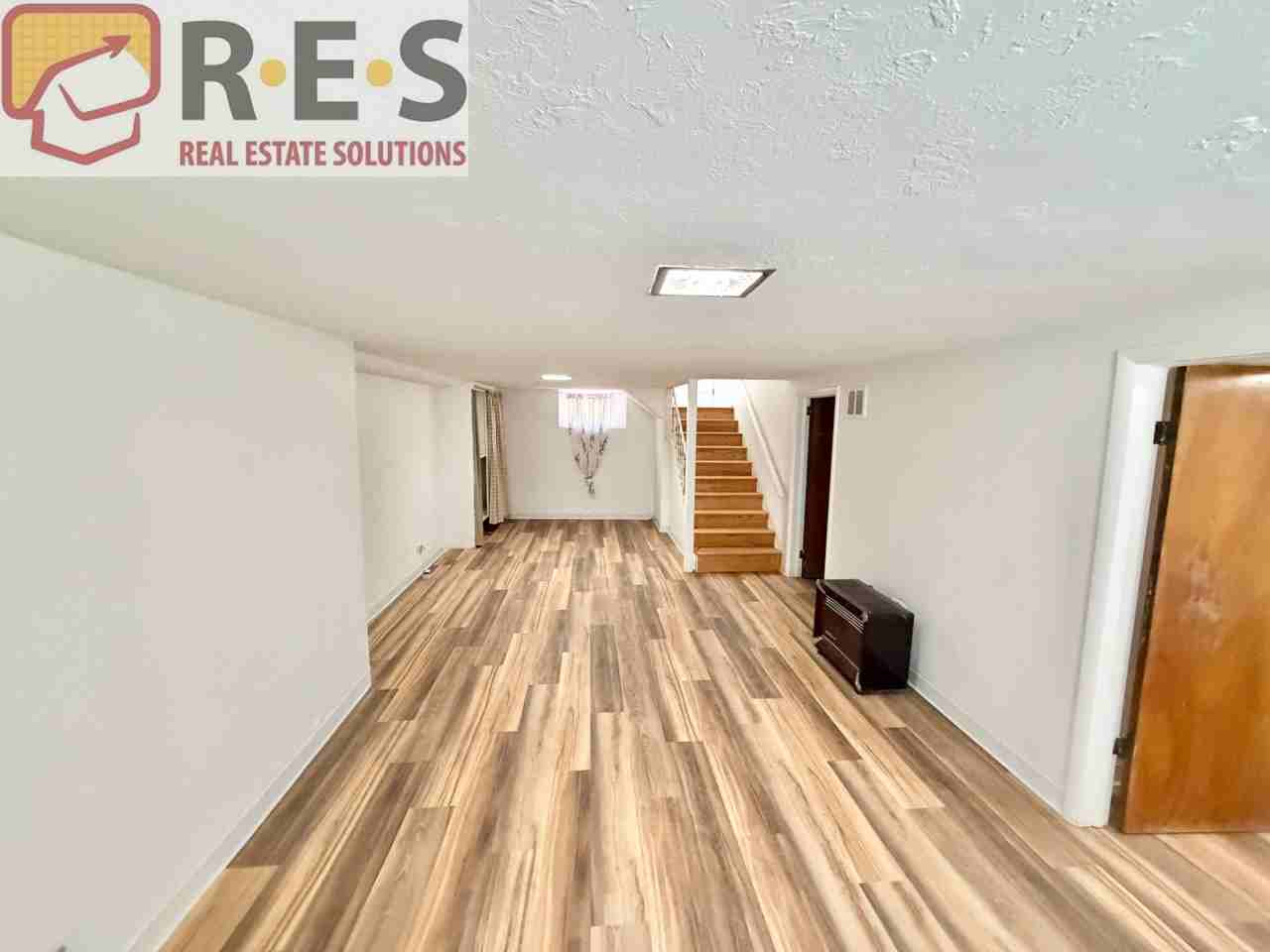 1320 Holly St - Photo 6 of 17