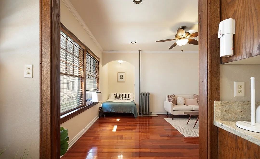 2121 James M Wood Blvd - Photo 3 of 6