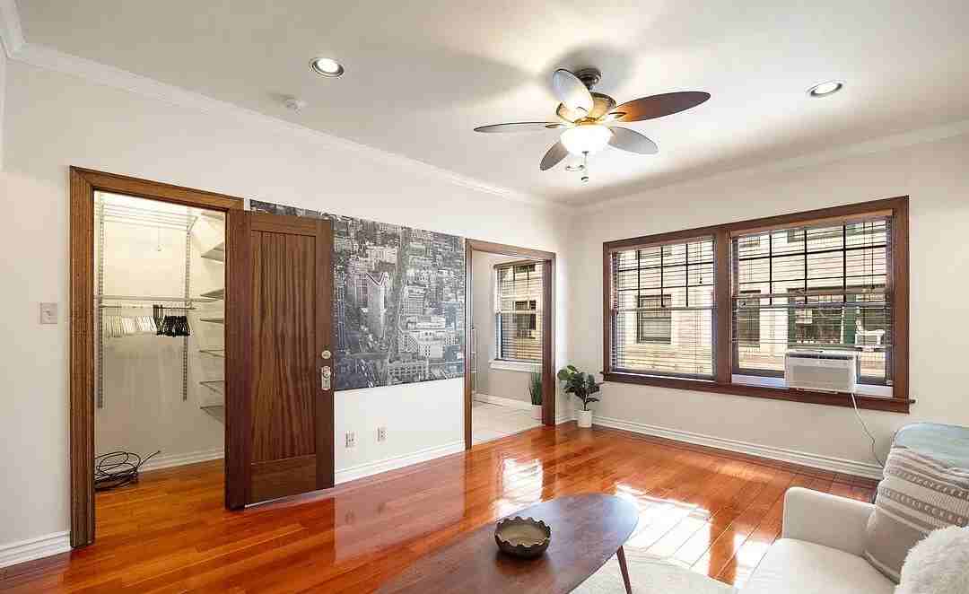 2121 James M Wood Blvd - Photo 4 of 6