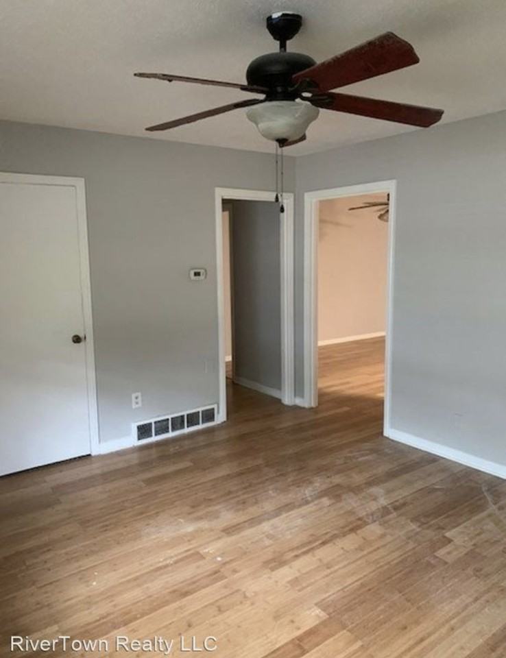 1424 Ticonderoga Dr - Photo 3 of 10