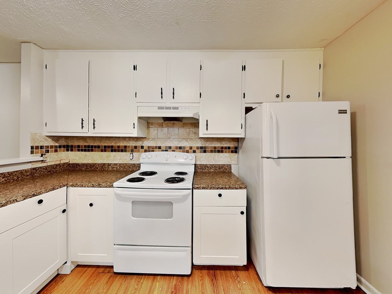 1289 Knoll Ct Nw - Photo 5 of 18