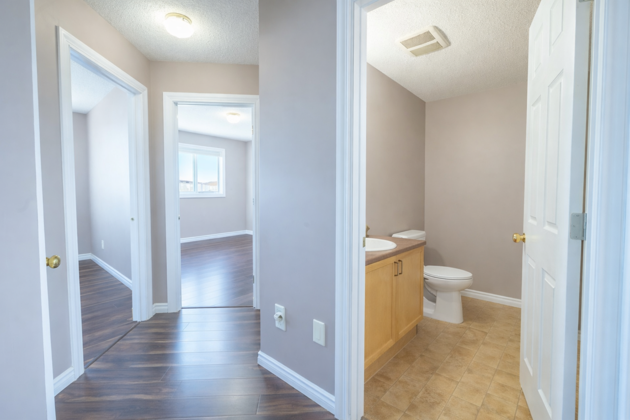 2887 23 St Nw - Photo 5 of 12