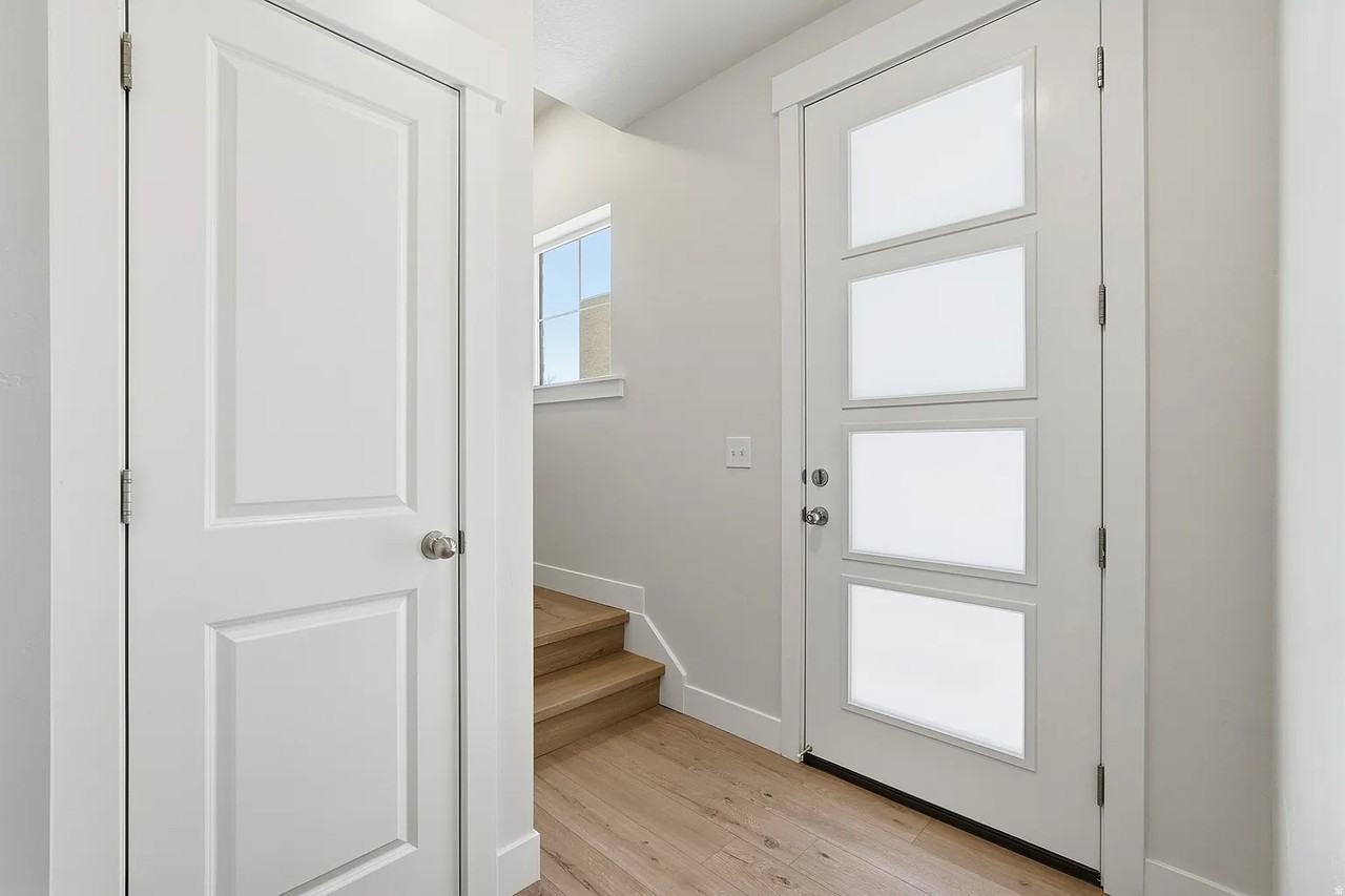 7364 S Dewmar Ct - Photo 5 of 35