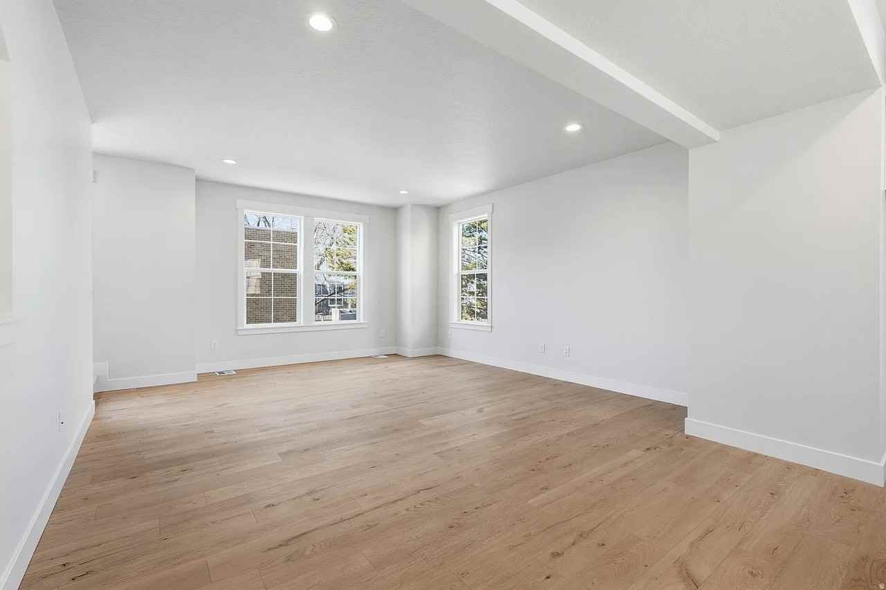 7364 S Dewmar Ct - Photo 6 of 35