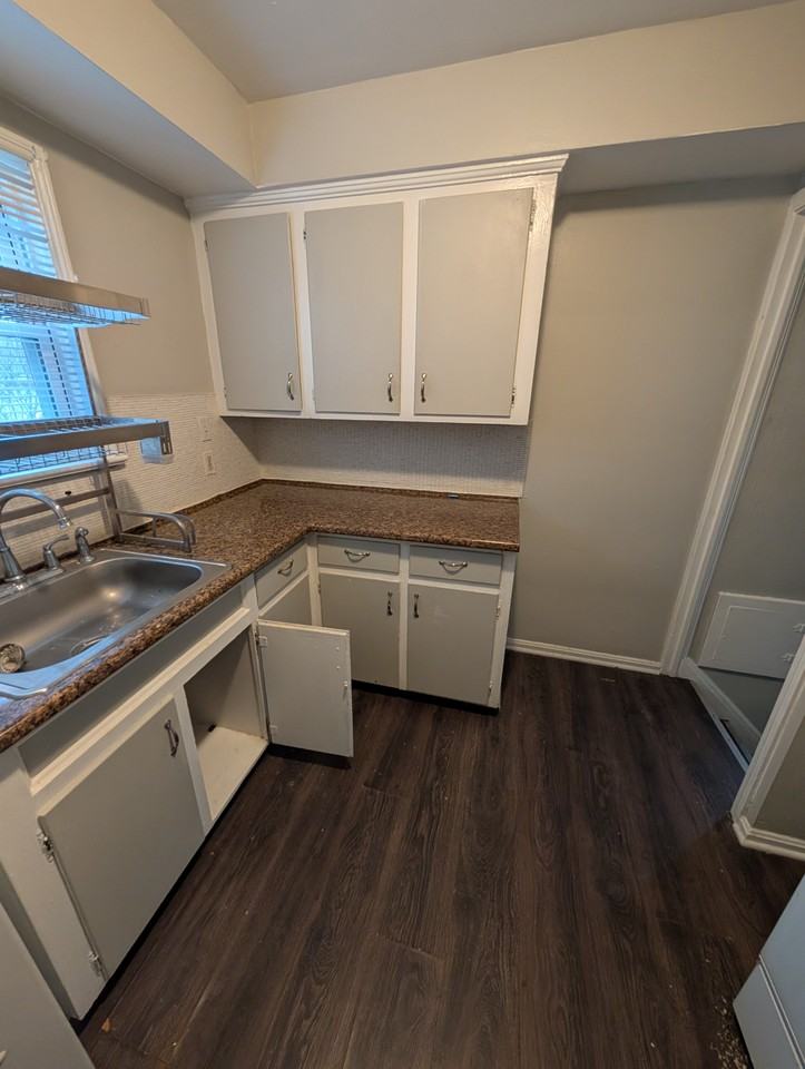 27471 Forestview Ave