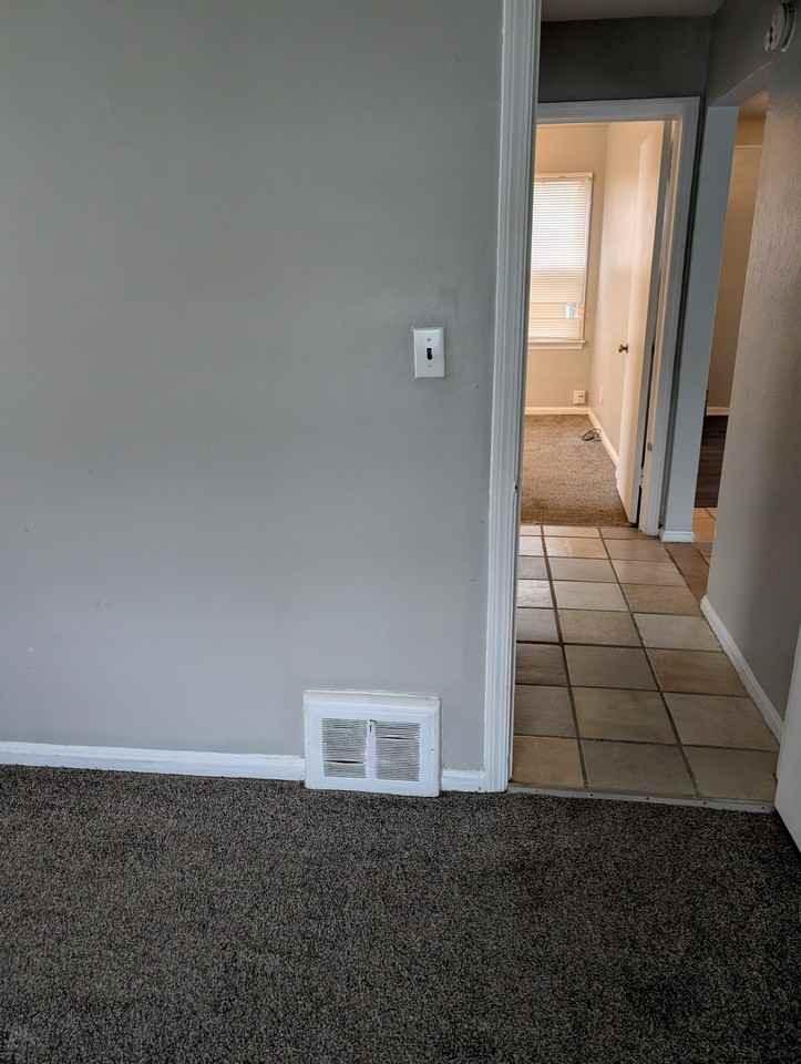 27471 Forestview Ave - Photo 6 of 12