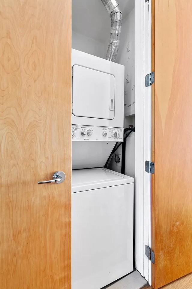 201 Spencer St - Photo 7 of 12