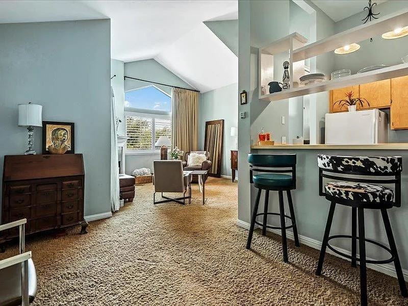 457 Coyote Creek Cir - Photo 5 of 13