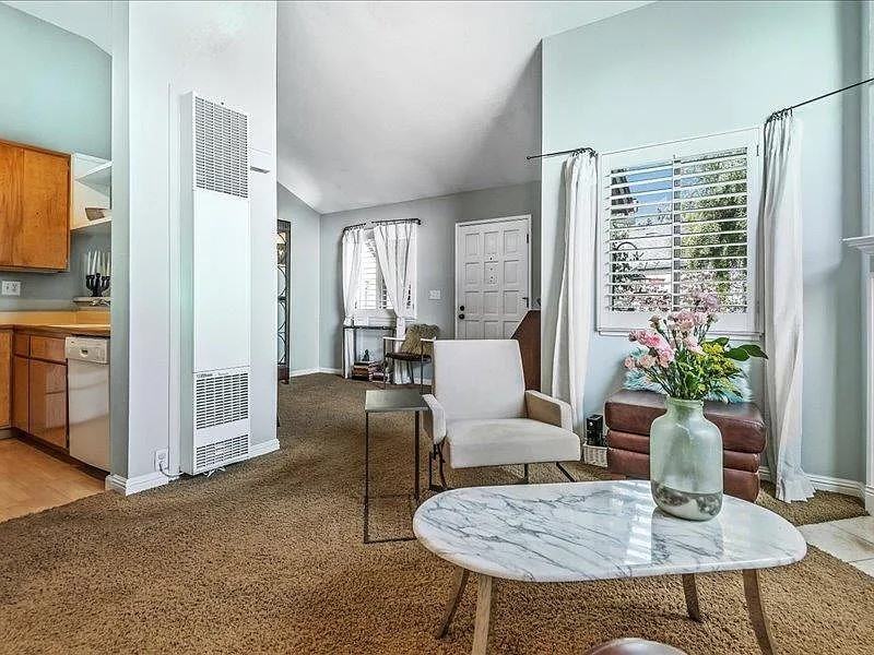 457 Coyote Creek Cir - Photo 6 of 13