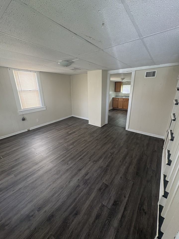 256 Port Republic Rd - Photo 2 of 10