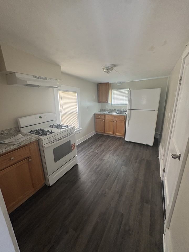 256 Port Republic Rd - Photo 3 of 10