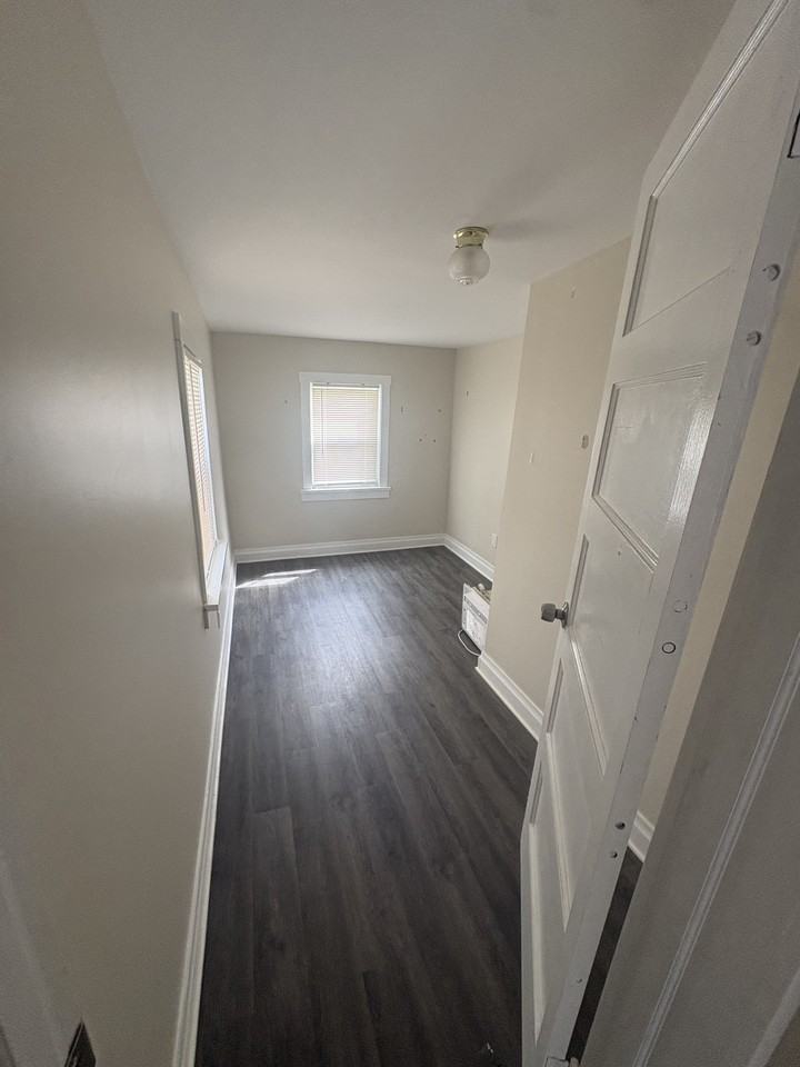 256 Port Republic Rd - Photo 7 of 10