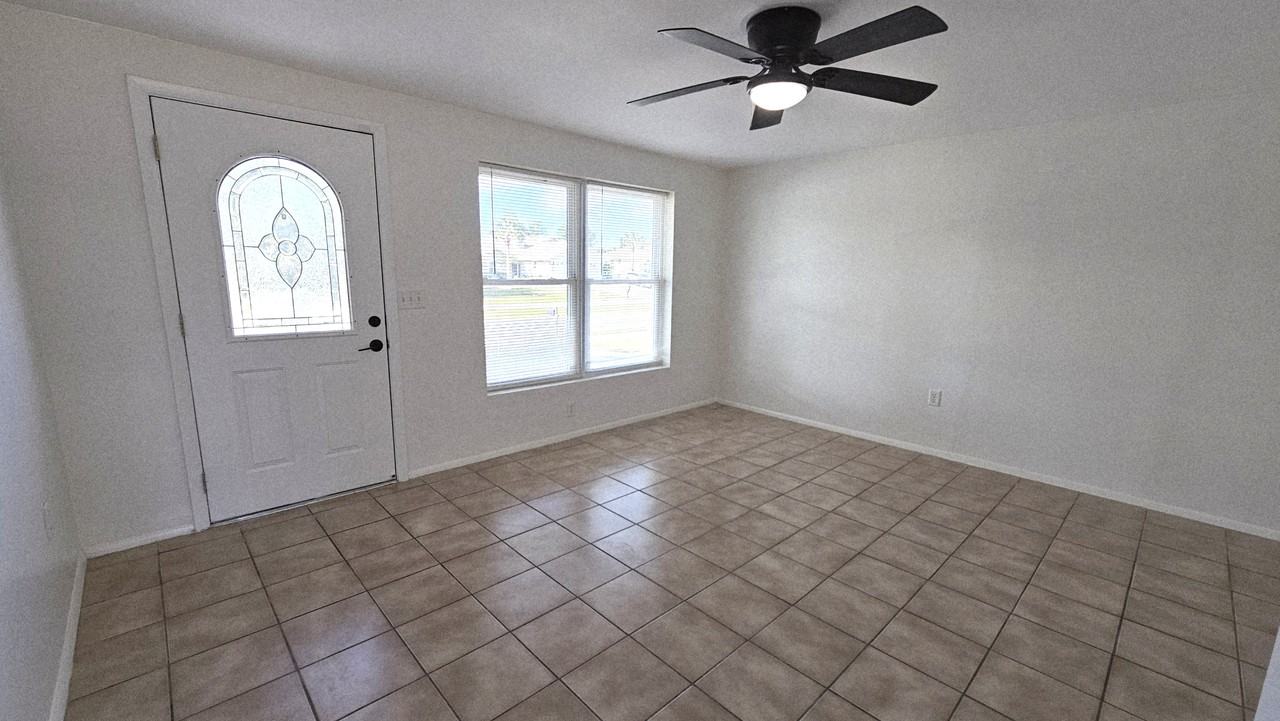 284 Rotonda Blvd W - Photo 7 of 28